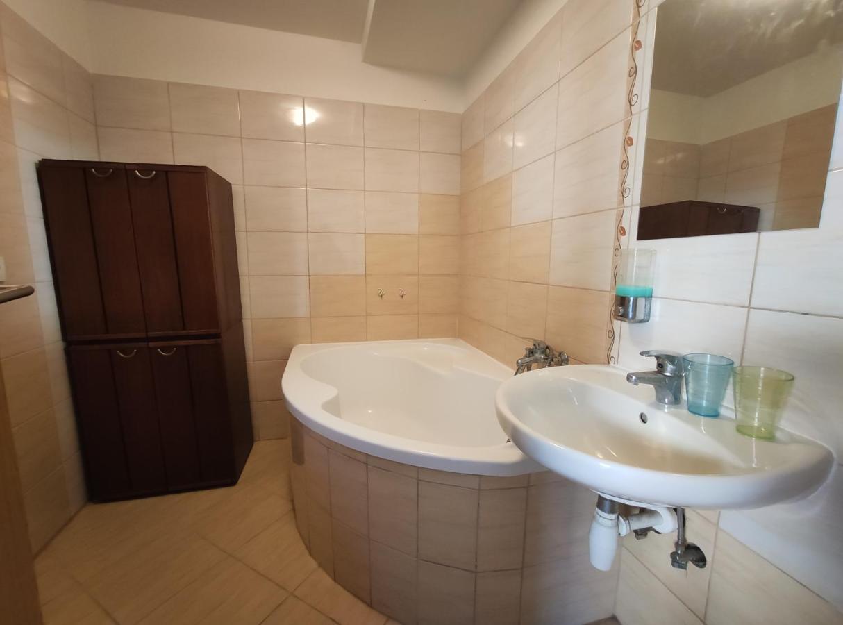 Apartman Hulin, Chrastany - Bily Bagian luar foto