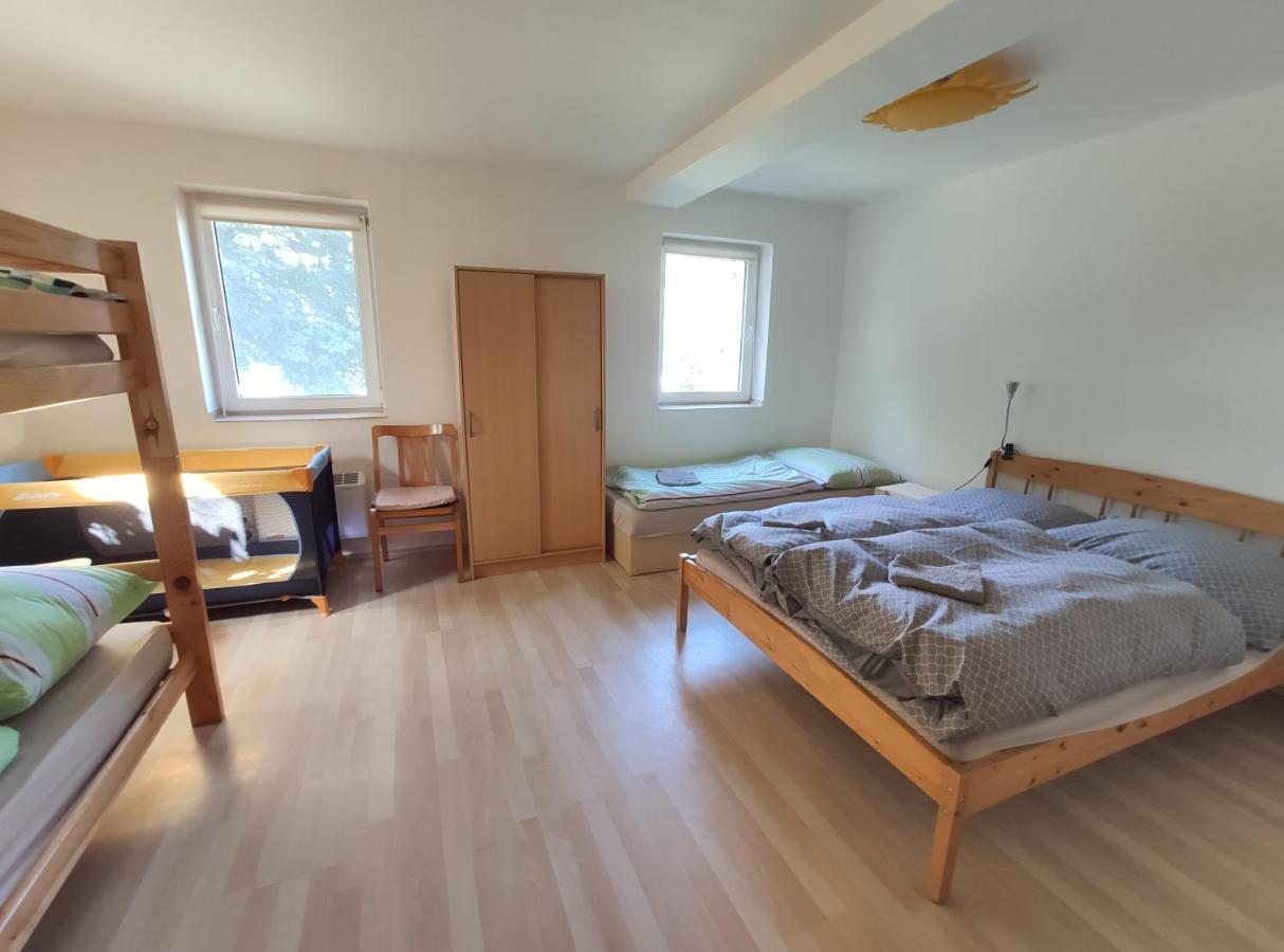 Apartman Hulin, Chrastany - Bily Bagian luar foto